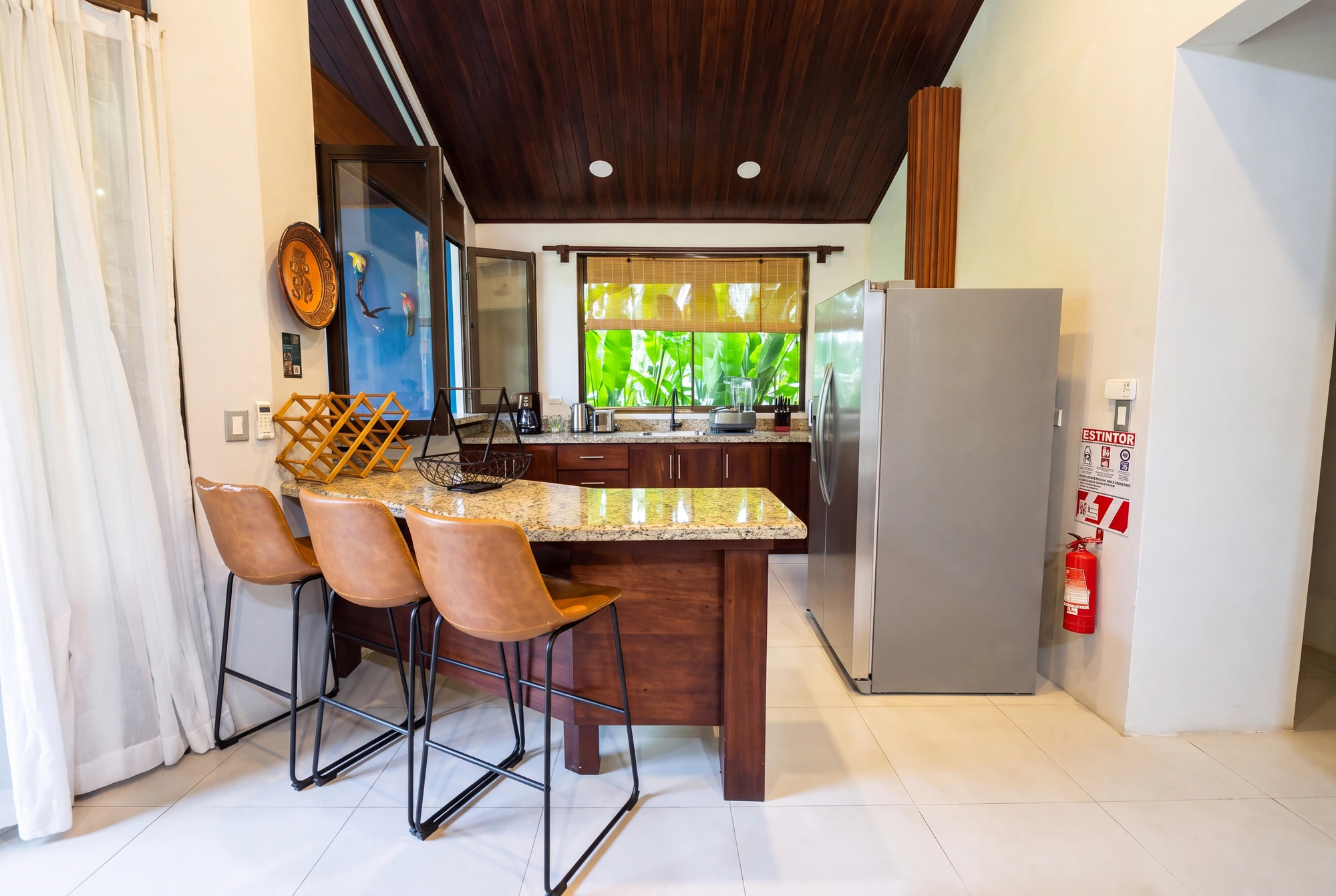 Bromelias Home kitchen island bar