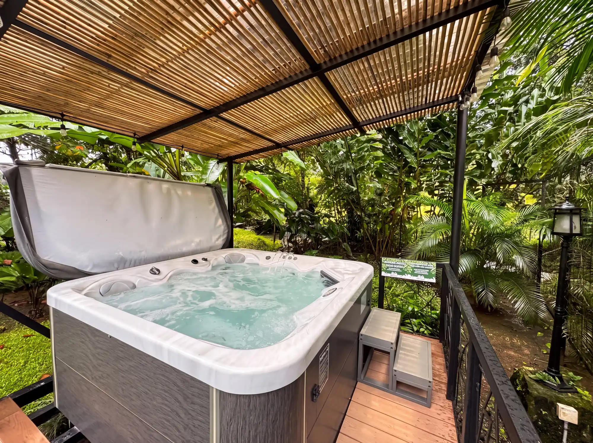Bromelias Home jacuzzi terrace