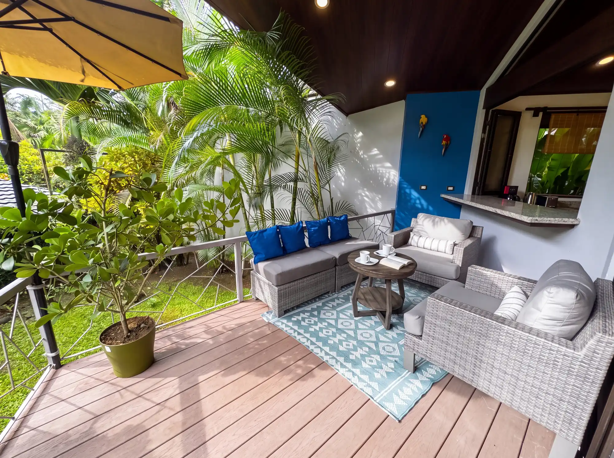 Bromelias Home terrace lounge