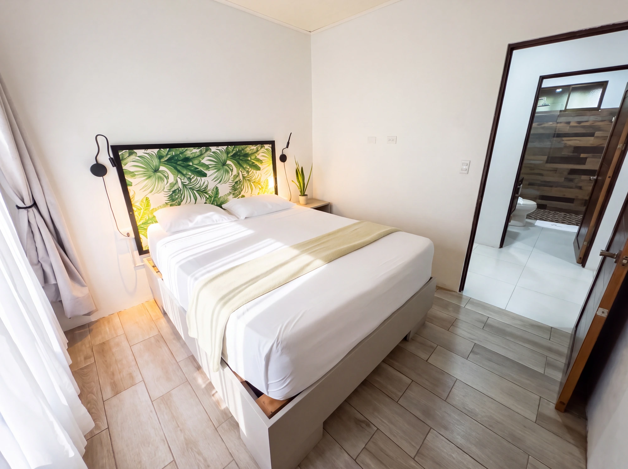 Heliconias Home ensuite bathroom