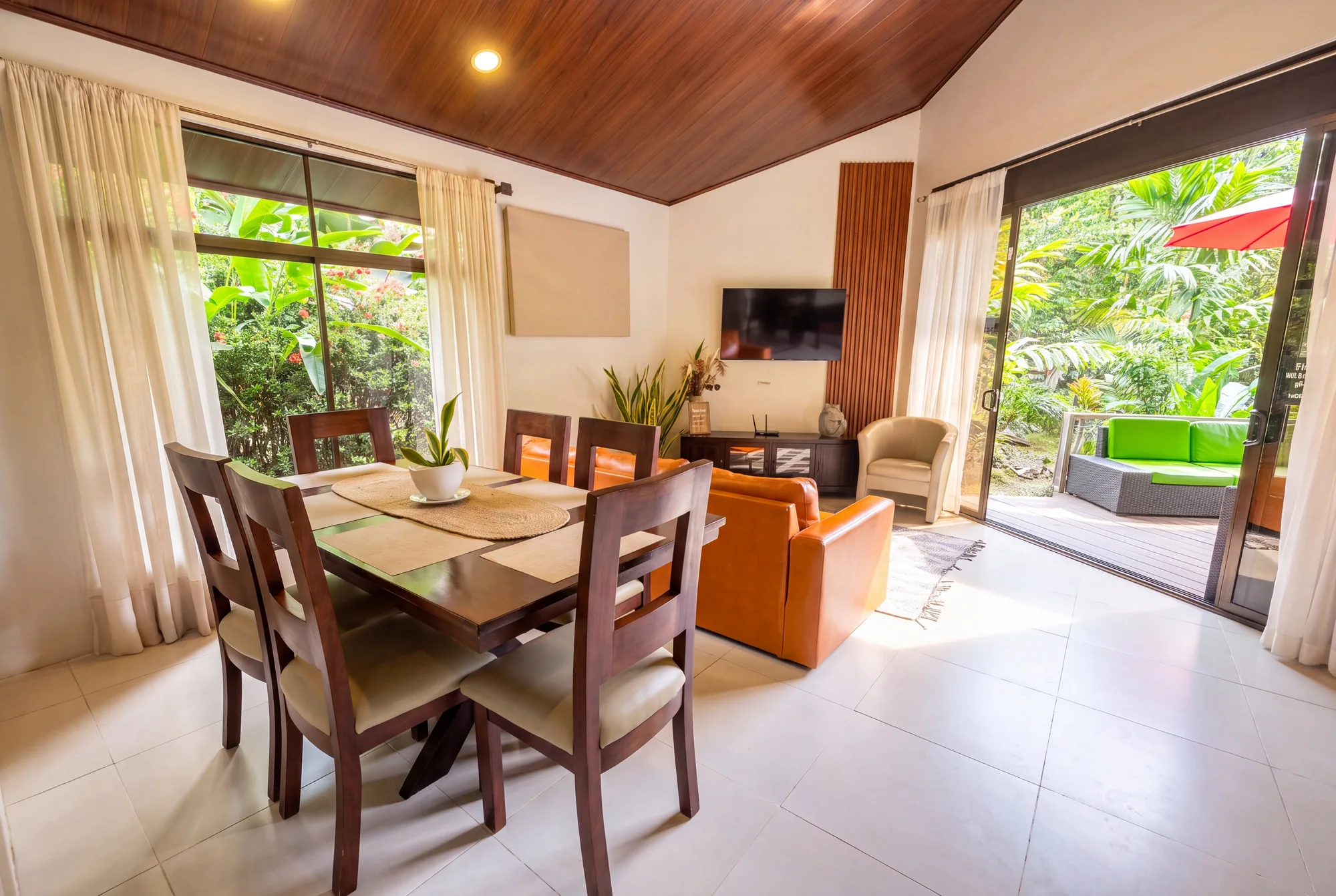 Amapola Home dining, living room and terrace
