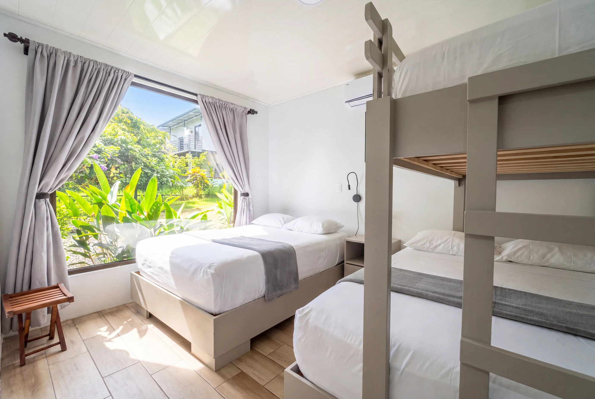 Amapola Home bunk bed room view